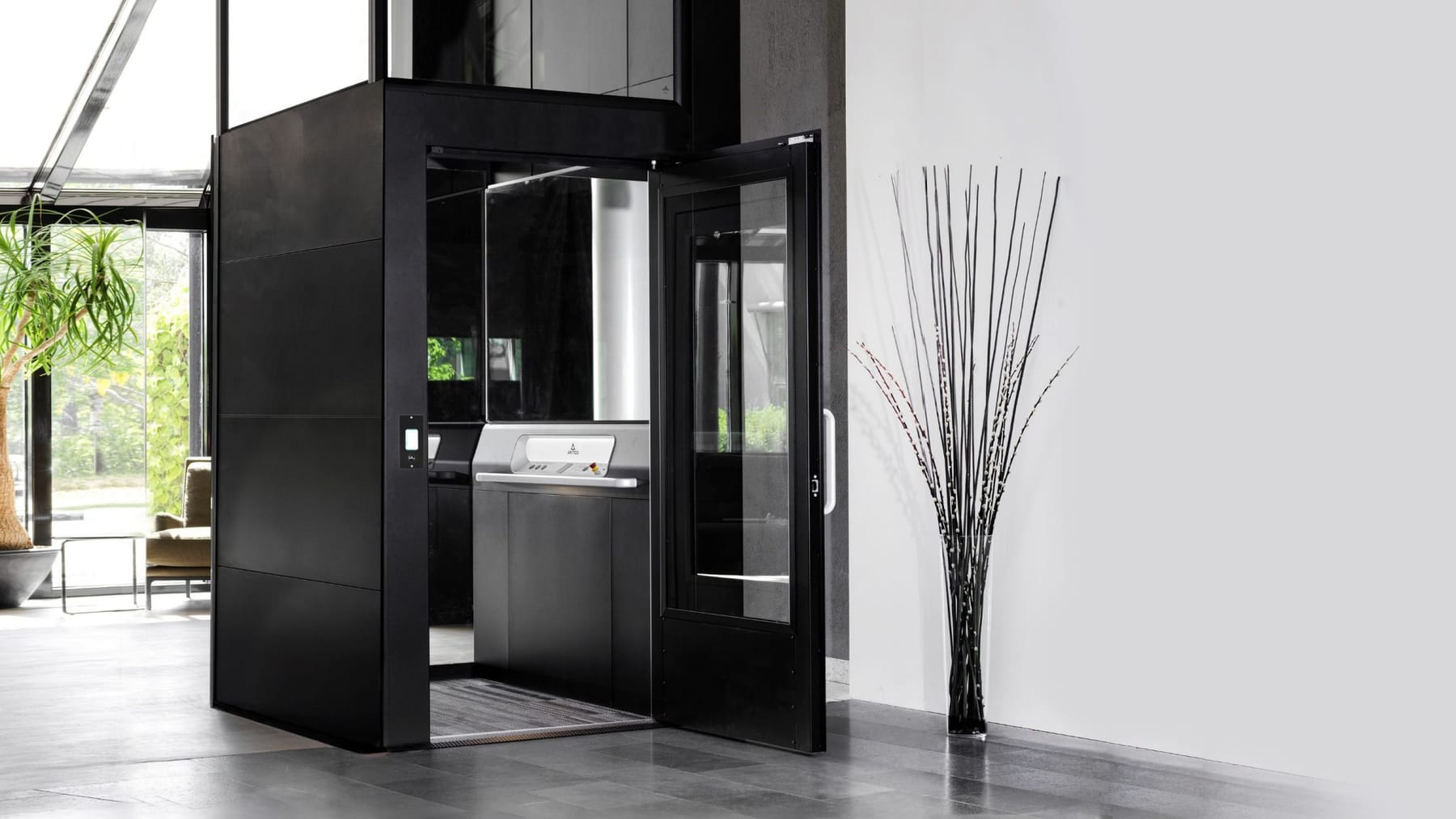 Aritco HomeLift Access in a family hallway
